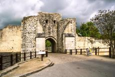 Provins, Town of Medieval Fairs - Provins, Town of Medieval Fairs: The Saint-Jean's Gate. The purpose of the Saint-Jean's Gate was to protect&nbsp;the road to Paris. The...