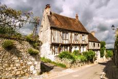 Provins, Town of Medieval Fairs - Provins, Town of Medieval Fairs: A picturesque half-timbered house&nbsp;in one of the historic streets of Provins. During the Middle...