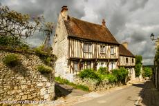Provins, Town of Medieval Fairs - Provins, Town of Medieval Fairs: A pittoresque half-timbered house in one of the historic streets of Provins. During the Middle...