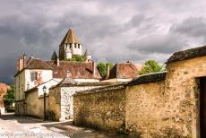 Provins, Town of Medieval Fairs - Provins, Town of Medieval Fairs: The Caesar's tower rises above the houses of Provins. Provins is one of the best preserved medieval cities in...