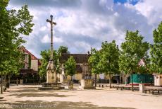 Provins, Town of Medieval Fairs - Provins, Town of Medieval Fairs: La Place du&nbsp;Ch&acirc;tel is a square&nbsp;and&nbsp;the centre of the medieval town. In the centre of the...