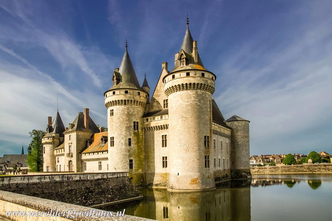 Loire Vallei - De Loire Vallei tussen Sully-sur-Loire en Chalonnes-sur-Loire: Het kasteel van Sully-sur-Loire. De Loire Vallei is een glooiend...