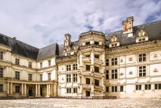 Loire Valley - The Loire Valley between Sully-sur-Loire and Chalonnes: Château Royal de Blois, the Royal Castle of Blois, is located in the... Loire Valley - The Loire Valley between Sully-sur-Loire and Chalonnes: Château Royal de Blois, the Royal Castle of Blois, is located in the...