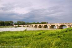 Loire Valley - Loire Valley: The 460-metres long stone bridge at Beaugency is probably the oldest bridge over the Loire. The 12th-century bridge has 26... Loire Valley - Loire Valley: The 460-metres long stone bridge at Beaugency is probably the oldest bridge over the Loire. The 12th-century bridge has 26...