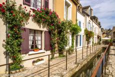 Loire Valley - The Loire Valley between Sully-sur-Loire and Chalonnes: Beaugency is a quiet little town on the banks of the Loire. The... Loire Valley - The Loire Valley between Sully-sur-Loire and Chalonnes: Beaugency is a quiet little town on the banks of the Loire. The...