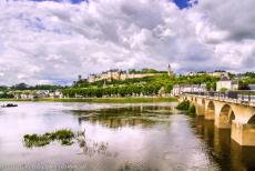 Loire Valley - Loire Valley between Sully-sur-Loire and Chalonnes: The Château de Chinon is located on the banks of the Vienne about 10 km... Loire Valley - Loire Valley between Sully-sur-Loire and Chalonnes: The Château de Chinon is located on the banks of the Vienne about 10 km...
