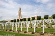 Begraafplaatsen en gedenksites van WOI - Begraafplaatsen en gedenksites van de Eerste Wereldoorlog (Westelijk Front): Het Ossuarium van Douaumont ligt slechts een paar kilometer...