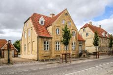 Christiansfeld, een Moravische nederzetting - Christiansfeld, een Moravische Broedergemeenschap: Het Briant's Hus deed dienst als pastorie. De pastorie dateert uit 1773, ze werd...