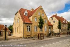 Christiansfeld, een Moravische nederzetting - Christiansfeld, een Moravische Broedergemeenschap: Het Briant's Hus deed dienst als pastorie. De pastorie dateert uit 1773, ze werd...