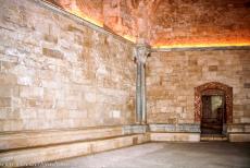 Castel del Monte - Na een aantal restauraties is Castel del Monte weer in haar oude luister hersteld. Het kasteel heeft twee verdiepingen, met ieder acht...