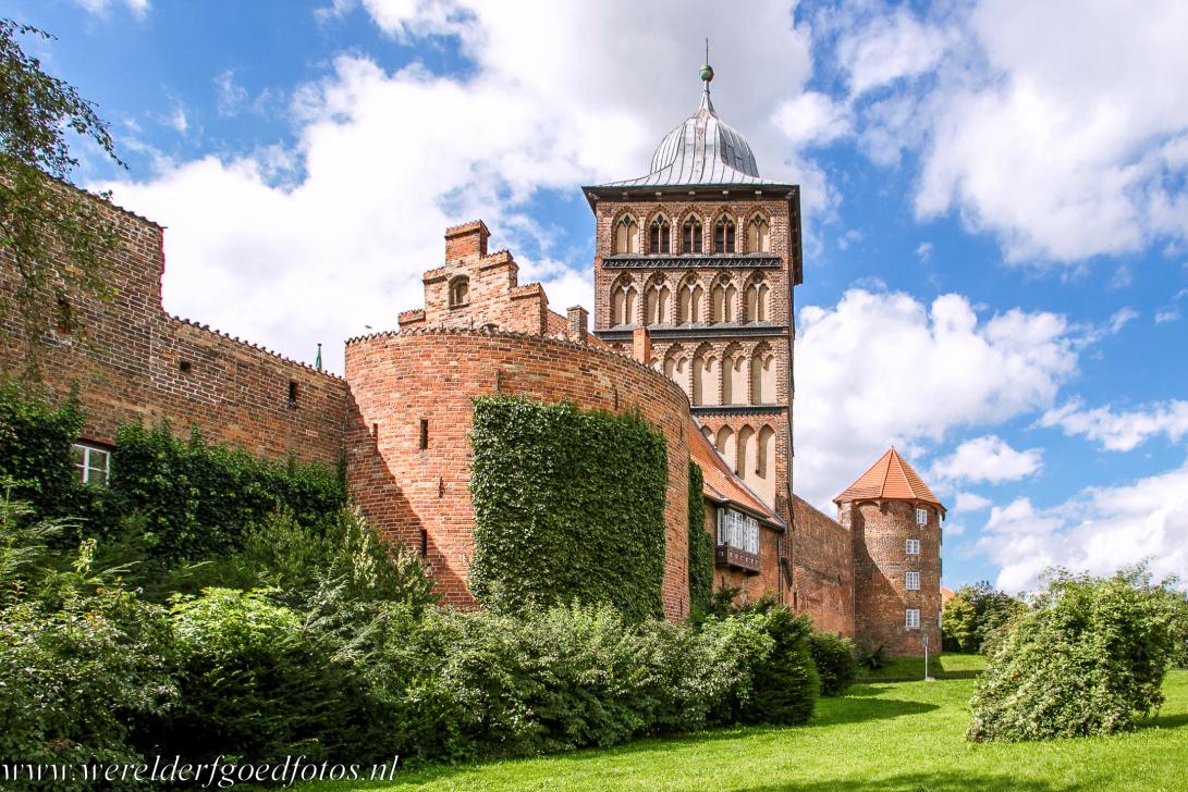 Hanzestad L&uuml;beck - Hanzestad L&uuml;beck: De Burgtor is een&nbsp;van de nog bestaande stadspoorten van L&uuml;beck. De laat-gotische poort werd in 1444 gebouwd van...