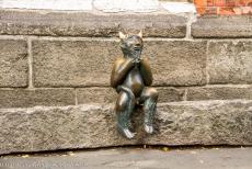 Hanzestad L&uuml;beck - Hanzestad L&uuml;beck: Het bronzen beeld&nbsp;van een duiveltje op de Duivelssteen naast de Mariakerk, de Marienkirche. De legende van de...