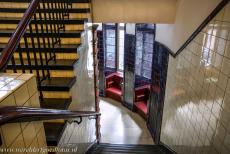 Speicherstadt en Kontorhausviertel in Hamburg - Speicherstadt en Kontorhaus-district met het Chilehaus in Hamburg: Het&nbsp;trappenhuis van het Chilehaus is een waar meesterwerk van de Art Deco....