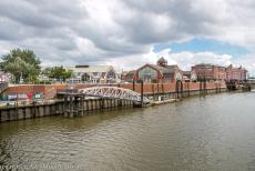 Speicherstadt en Kontorhausviertel in Hamburg - Speicherstadt en Kontorhaus-district met het Chilehaus in Hamburg: De Deichtorhallen, nu het Haus der Photographie Hamburg, werden tussen 1911 en...