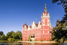 Muskauer Park / Park Mużakowski - Muskauer Park / Park Mużakowski: The New Castle (Neues Schloss Muskau)&nbsp;is located&nbsp;within Muskauer Park, a huge landscape park on the...