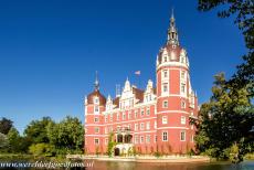 Muskauer Park / Park Muzakowski - Muskauer Park / Park Muzakowski: Het Nieuwe Kasteel, het Neue Schloss Muskau. Het kasteel staat in het Muskauer Park, een Engels...