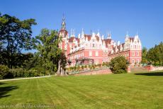 Muskauer Park / Park Mużakowski - Muskauer Park / Park Mużakowski: The original Baroque Neues Schloss was rebuilt into a Neo-Renaissance castle by the successors of Prince Hermann...
