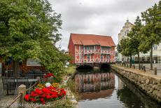 Historisch Centrum Wismar - Historisch stadscentrum van Wismar: De Gewölbe is een vakwerkhuis op een bruggetje over de beek de Runde Grube. De Gewölbe werd...