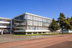 Het Bauhaus en zijn locaties in Dessau - Het Bauhaus in Dessau: Om politieke redenen&nbsp;moest het Bauhaus verhuizen van Weimar naar Dessau. Het&nbsp;nieuwe schoolgebouw van het...