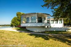 Het Bauhaus en zijn locaties in Dessau - Het Bauhaus in Dessau: Het Kornhaus, een populair restaurant in Dessau. Het Kornhaus werd in 1929 en 1930 ontworpen door de Duitse architect Carl...