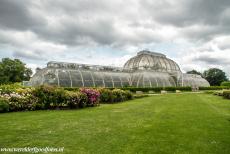 Koninklijke Botanische Tuinen, Kew - Koninklijke Botanische Tuinen van Kew: Het imposante Palm House in de tuinen van Kew werd gebouwd in 1845-1848 om planten uit het...