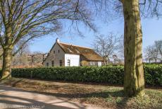 Koloniën van Weldadigheid - Koloniën van Weldadigheid: Koloniewoningen bij Frederiksoord. Het doel van de Maatschappij van Weldadigheid was om de armen een beter leven...