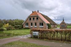 Koloniën van Weldadigheid - Koloniën van Weldadigheid: De boerenhoeve van een 'vrijboer', een vrije boer, en zijn gezin. De vrije boeren gedroegen zich...