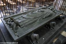 Amiens Cathedral - Amiens Cathedral: The 13th century bronze tomb of Geoffroy d'Eu, Bishop of Amiens between 1222 and 1236. The cathedral houses...