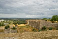 Garnizoensgrensstad en vestingwerken van Elvas - Garnizoensgrensstad en vestingwerken van Elvas: De stadswallen en de buitenste poort van de Esquina. De Esquina (hoek) bestaat uit een...