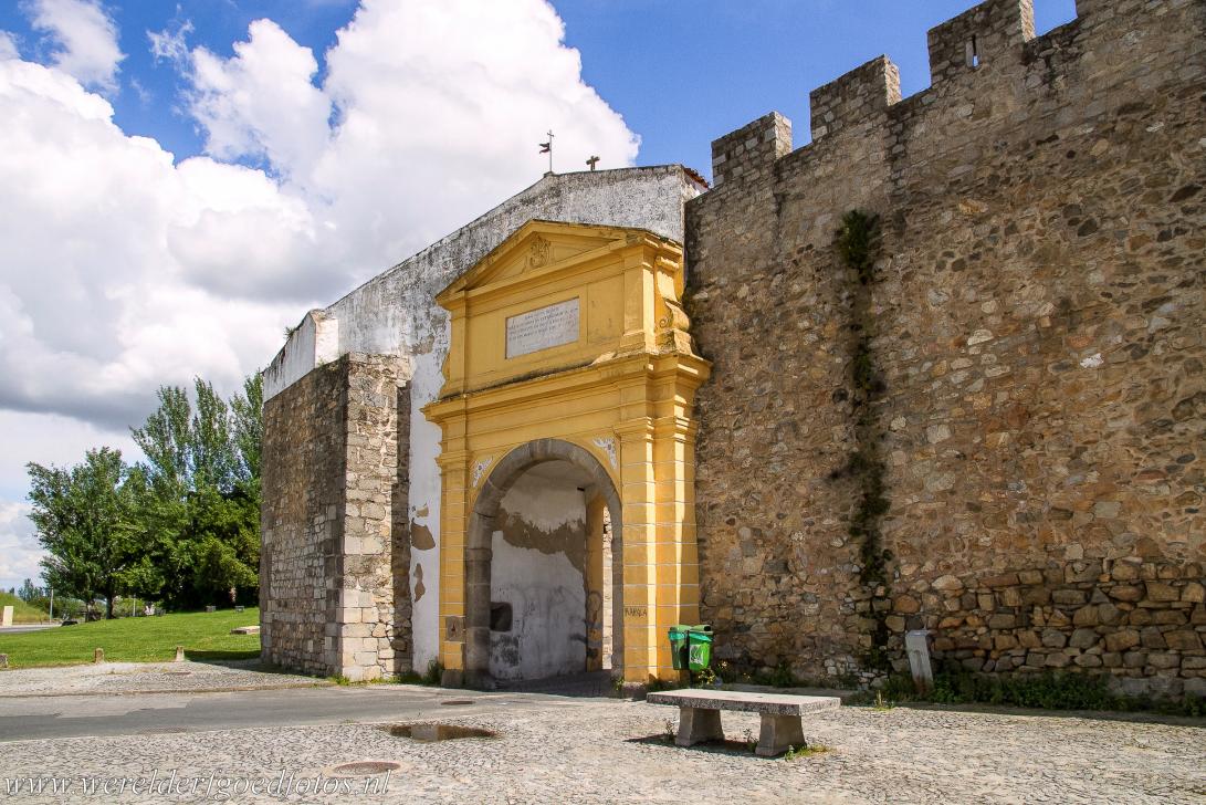 Historic Centre of &Eacute;vora - Historic Centre of &Eacute;vora:&nbsp;The Porta de Avis, the Gate of Aviz, is one of the town gates of &Eacute;vora. The&nbsp;gate was named after...
