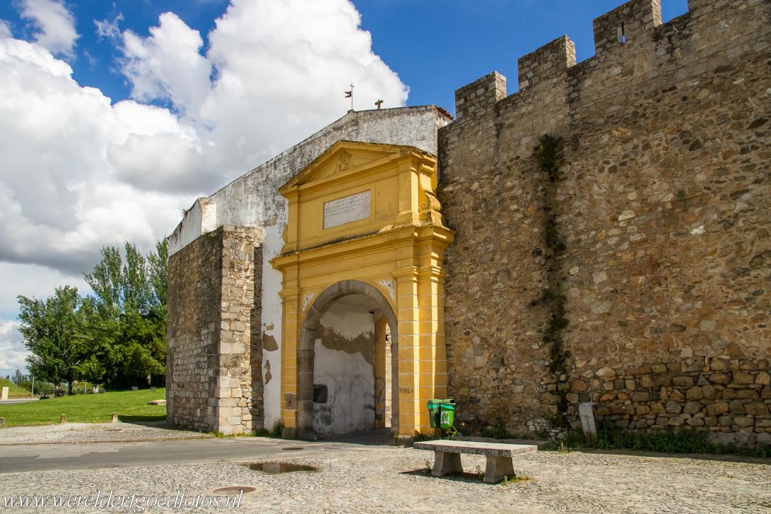 Historic Centre of Évora - Historic Centre of Évora: The Porta de Avis, the Gate of Aviz, is one of the town gates of Évora. The gate was named after...