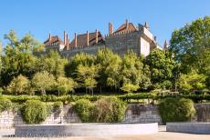 Historic Centre of Guimãraes - Historic Centre of Guimãraes: The Palace of the Dukes of Bragança is situated on the top of the Monte Latito. One of the wings...