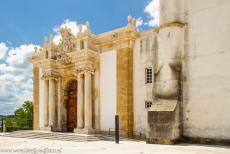 Universiteit van Coimbra - Alta en Sofia - De universiteit van Coimbra - Alta en Sofia: De hoofdingang naar de Biblioteca Joanina, Joanina Bibliotheek. De bibliotheek was een...