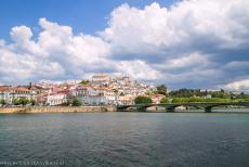 Universiteit van Coimbra - Alta en Sofia - De universiteit van Coimbra - Alta en Sofia: Coimbra ligt in&nbsp;centraal&nbsp;Portugal, tussen Lissabon en Porto, aan de rivier de Mondego. De...