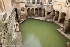 De stad Bath - De stad Bath: Het 12de eeuwse King's Bath in de Romeinse Baden. De Romeinen gebruikten het water van de...