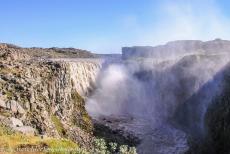 Nationaal Park Vatnajökull - De Dettifoss waterval in Nationaal Park Jökulsárgljúfur, een deel van Nationaal Park Vatnajökull. De Dettifoss is een...