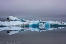 Nationaal Park Vatnajökull - Nationaal Park Vatnajökull - de dynamische natuur van vuur en ijs: Adembenemende blauwe en witte ijsbergen en hun weerspiegelingen...