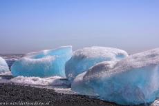 Vatnajökull National Park - Vatnajökull National Park - Dynamic Nature of Fire and Ice: Pastel-blue colouredand white icebergs float slowly from... Vatnajökull National Park - Vatnajökull National Park - Dynamic Nature of Fire and Ice: Pastel-blue colouredand white icebergs float slowly from...