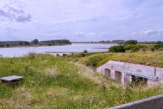 Nieuwe Hollandse Waterlinie - Fort Pannerden - Nieuwe Hollandse Waterlinie - Fort Pannerden: Fort Pannerden is een van de belangrijkste forten van de Nieuwe Hollandse Waterlinie. Het...