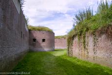 Nieuwe Hollandse Waterlinie - Fort Pannerden - Nieuwe Hollandse Waterlinie - Fort Pannerden: Het fort werd gebouwd tussen 1869 en 1871, het is volledig van baksteen en...