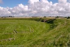 Ringforten uit de Vikingtijd - Het indrukwekkende ringfort Trelleborg werd waarschijnlijk in opdracht van de legendarische Vikingkoning Harald Blauwtand gebouwd. Dit... Ringforten uit de Vikingtijd - Het indrukwekkende ringfort Trelleborg werd waarschijnlijk in opdracht van de legendarische Vikingkoning Harald Blauwtand gebouwd. Dit...
