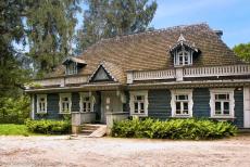Oerbos van Białowieża - Het voormalige jachthuis van de Tsaren is het oudste gebouw in het Poolse deel van het oerbos van Białowieża. Białowieża was het jachtgebied van... Oerbos van Białowieża - Het voormalige jachthuis van de Tsaren is het oudste gebouw in het Poolse deel van het oerbos van Białowieża. Białowieża was het jachtgebied van...