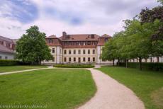 Herrnhut, een Moravische kerknederzetting - Herrnhut, een van de Moravische kerknederzettingen: Het Zinzendorfhaus werd gebouwd tussen 1725 en 1727. Dit historische herenhuis staat aan... Herrnhut, een Moravische kerknederzetting - Herrnhut, een van de Moravische kerknederzettingen: Het Zinzendorfhaus werd gebouwd tussen 1725 en 1727. Dit historische herenhuis staat aan...