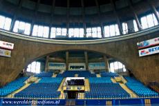 De Hala Stulecia in Wrocław - De centrale koepel van de Centennial Hall in Wrocław. De Centennial Hall of Hala Ludowa werd gebouwd in 1911-1913. De centrale koepel heeft een...