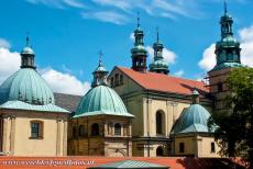 Bedevaartspark Kalwaria Zebrzydowska - Calvarieberg van Kalwaria Zebrzydowska: De Basiliek van Onze-Lieve-Vrouw van de Engelen. De 17de eeuwse barokke basiliek grenst aan een...