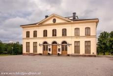 Slot Drottningholm - Koninklijk Domein Drottningholm: Het Drottningholms Slottsteater, het slottheater van paleis Drottningholm, is een operagebouw in het...