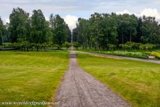 Skogskyrkogården - Skogskyrkogården - Woodland Cemetery: The 'Sju brunnars stig', the Seven Springs Way, is running from the Meditation Grove to...