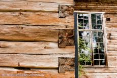 Petäjävesi Old Church - The corner-joint construction of Petäjävesi Old Church. The church is completely built of wood, the logs are notched together in the...