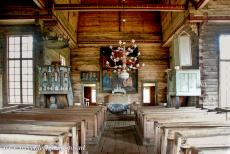 Petäjävesi Old Church - Petäjävesi Old Church: On the left hand side the pulpit, on the right hand side the bench of the cantor, the chief singer...