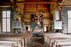 Pet&auml;j&auml;vesi Old Church - Pet&auml;j&auml;vesi Old Church: Direct opposite the impressive pulpit stands the much simpler raised bench for the precentor. The altar is made...